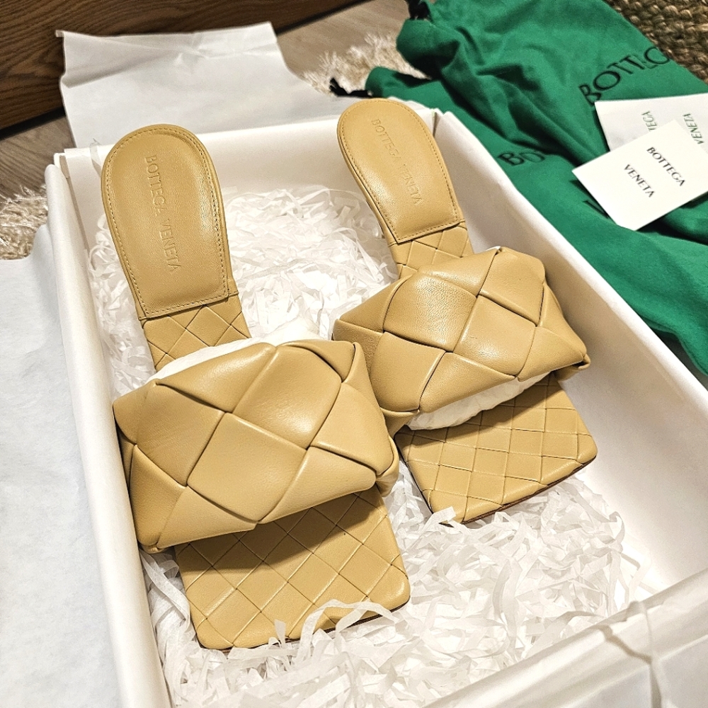 Bottega Veneta Lido Leather Mules